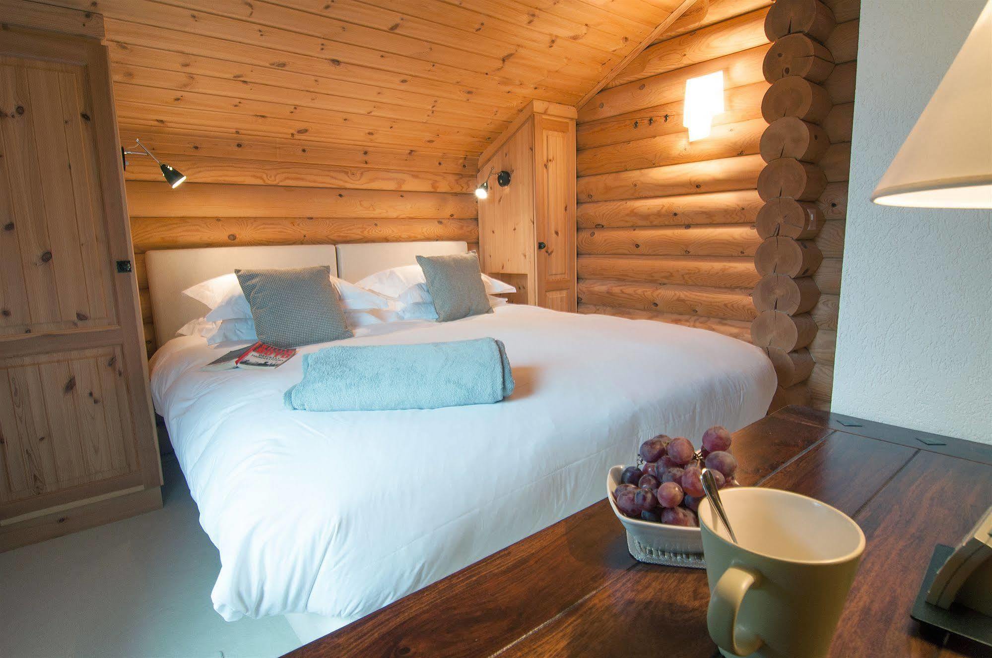 Alpine Comfort Apartment Нендаз Екстериор снимка